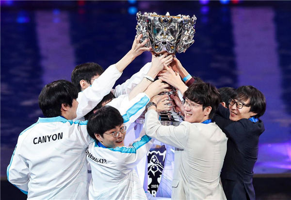 DOTA2 ESL ONE德国站落幕，Liquid成功捧杯，iNSaNiA赢得MVP奔驰