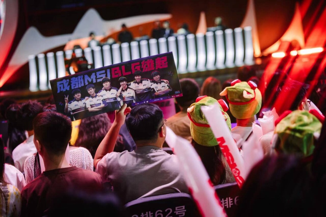 国外网友为WBG的赛程安排鸣不平：LNG休息了2个星期来研究WBG